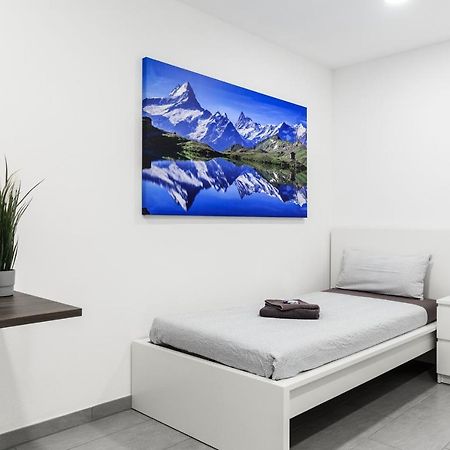 Auszeit Apartment Westend: Lakeside Retreat with 4 Bedrooms and Free Parking Friedrichshafen Exterior photo